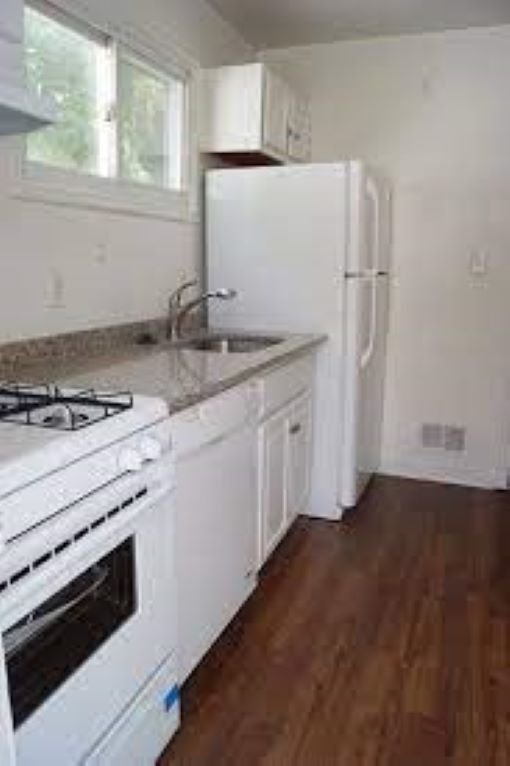 Building Photo - 4400 Anntana Ave