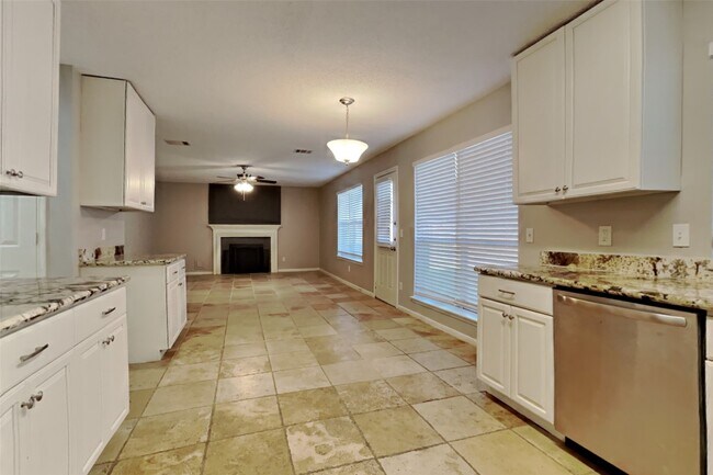 Building Photo - 17322 Harmony Hill Dr