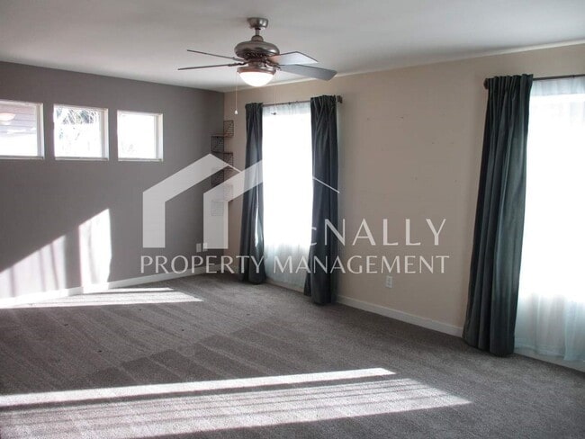 Building Photo - Spacious 3 Bedroom 3 Bath Home with Modern Amenities