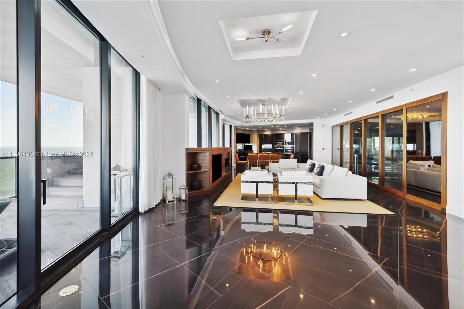 Building Photo - 18555 Collins Ave