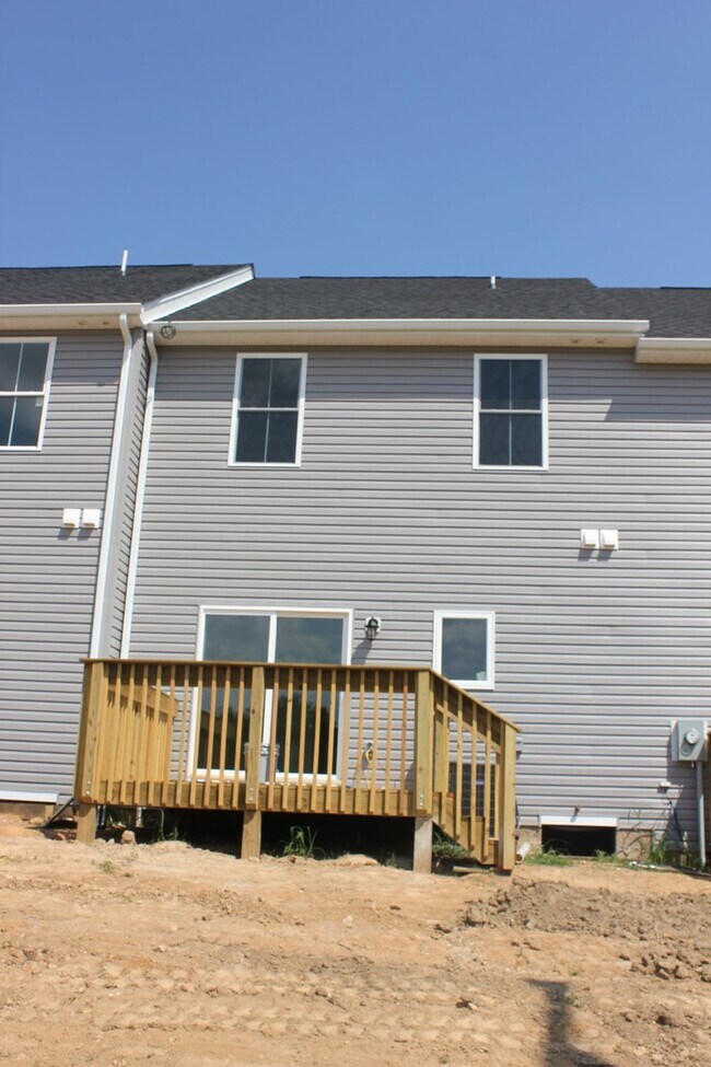 Building Photo - ***$500 Off First Months Rent*** Cedar Point Townhouse for Rent!