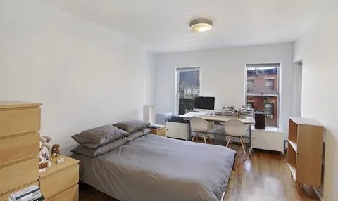 Building Photo - 122 2nd St