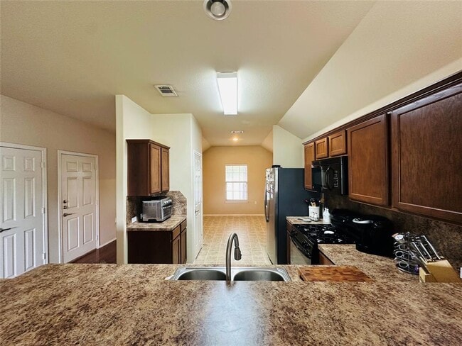 Building Photo - 7521 Cedar Edge Dr