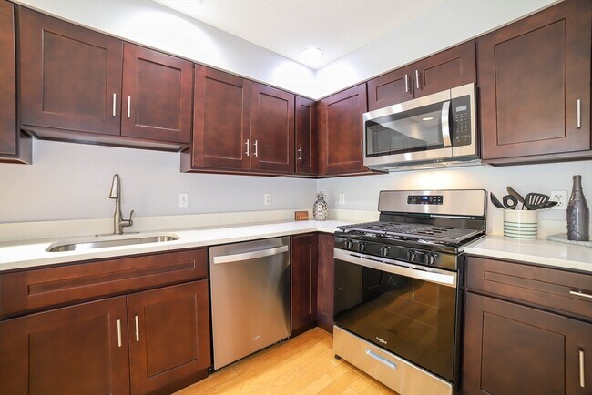 Building Photo - 64 Camelot Dr