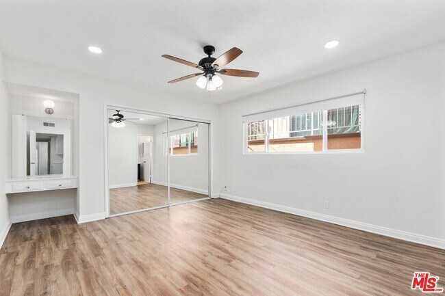 Building Photo - 1907 Selby Ave