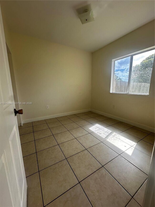 Building Photo - 26524 SW 138th Ave