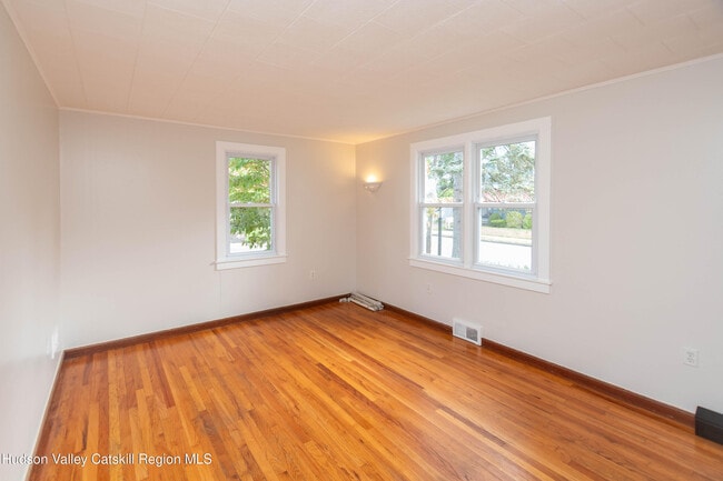 Building Photo - 297 Clifton Ave