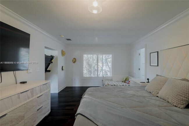 Building Photo - 8500 SW 70th St