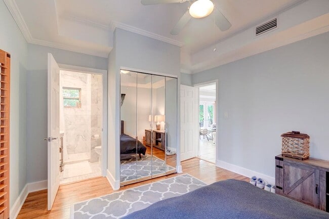 Building Photo - 411 26th St