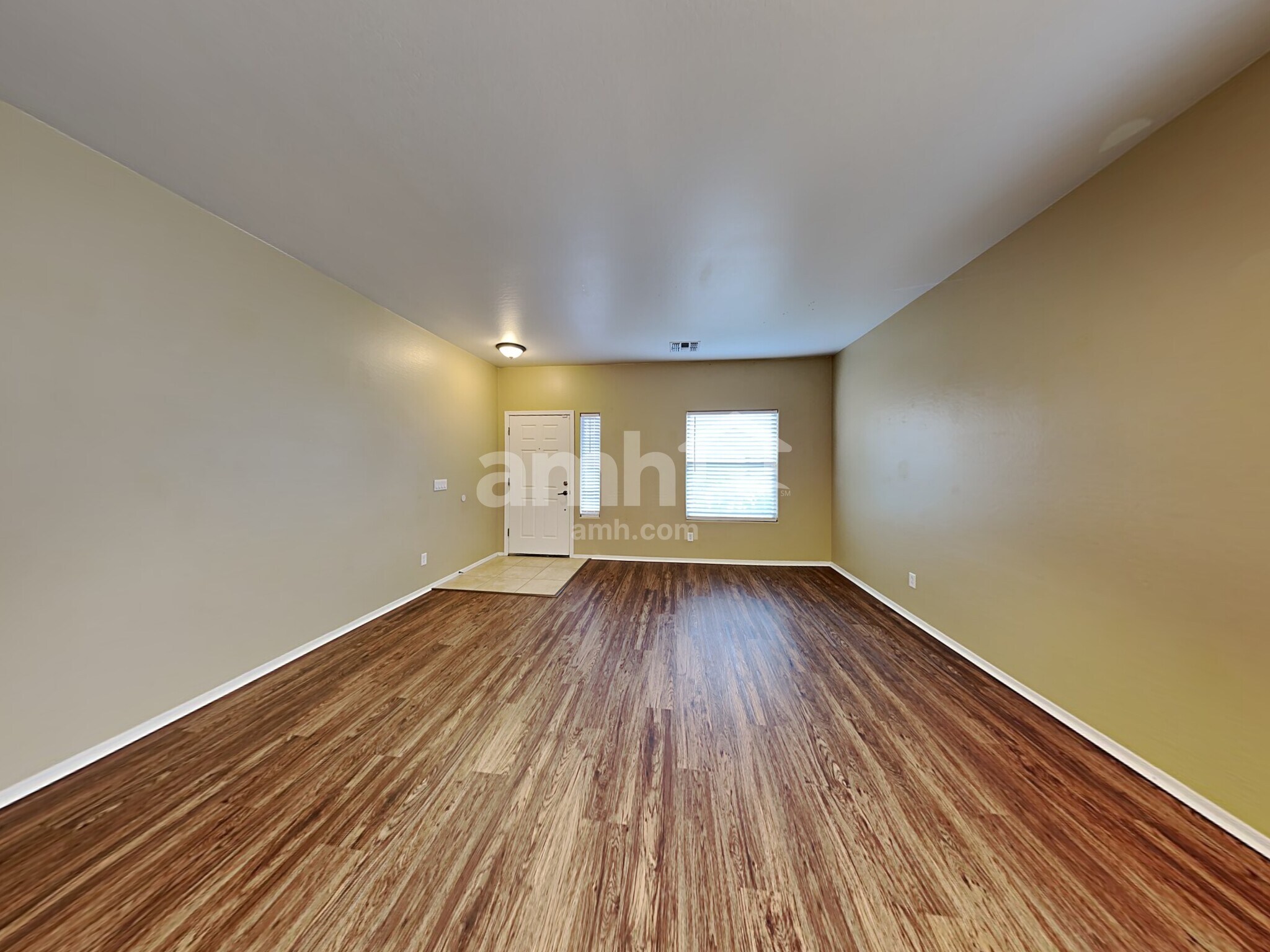 Building Photo - 11709 W Jefferson St