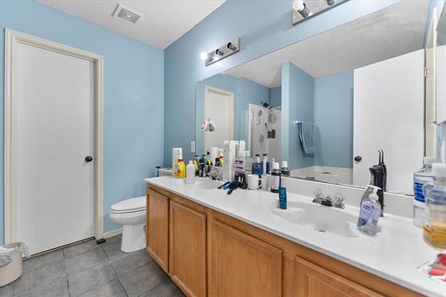 Building Photo - 5401 Pandale Valley Dr