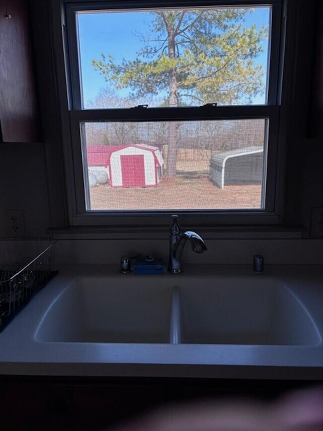 Building Photo - 1444 Ben T Johns Rd