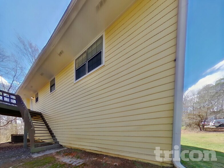 Building Photo - 1515 Olde Oak Dr