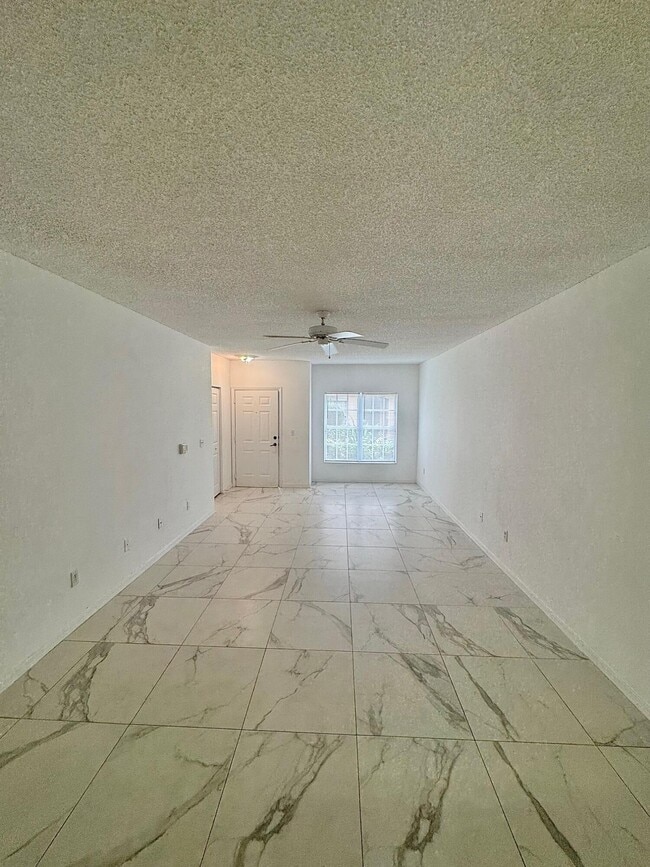Building Photo - 10330 Fox Trail Rd S