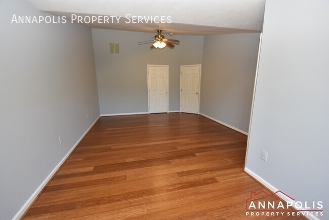 Building Photo - 916 Glaze Ct