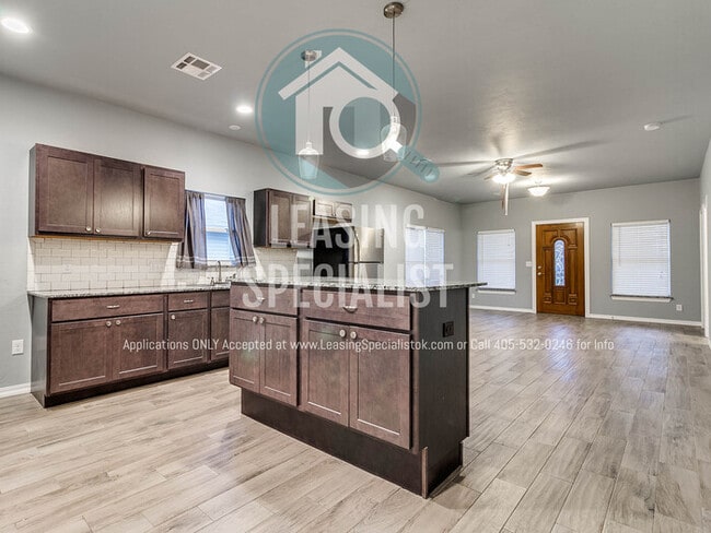 Building Photo - Central Norman 4 Bed 3 Bath House PRE-LEAS...