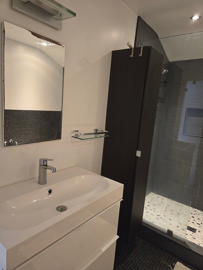 Building Photo - 12443 Aneta St