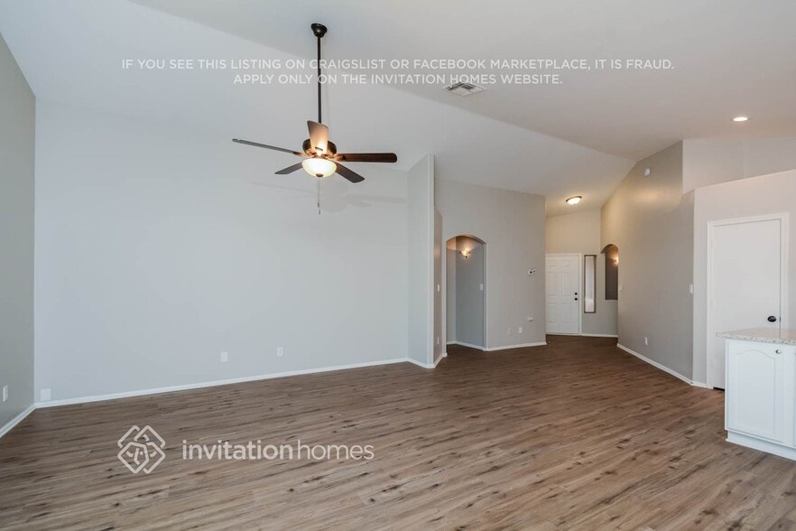 Building Photo - 14938 N 132nd Ln