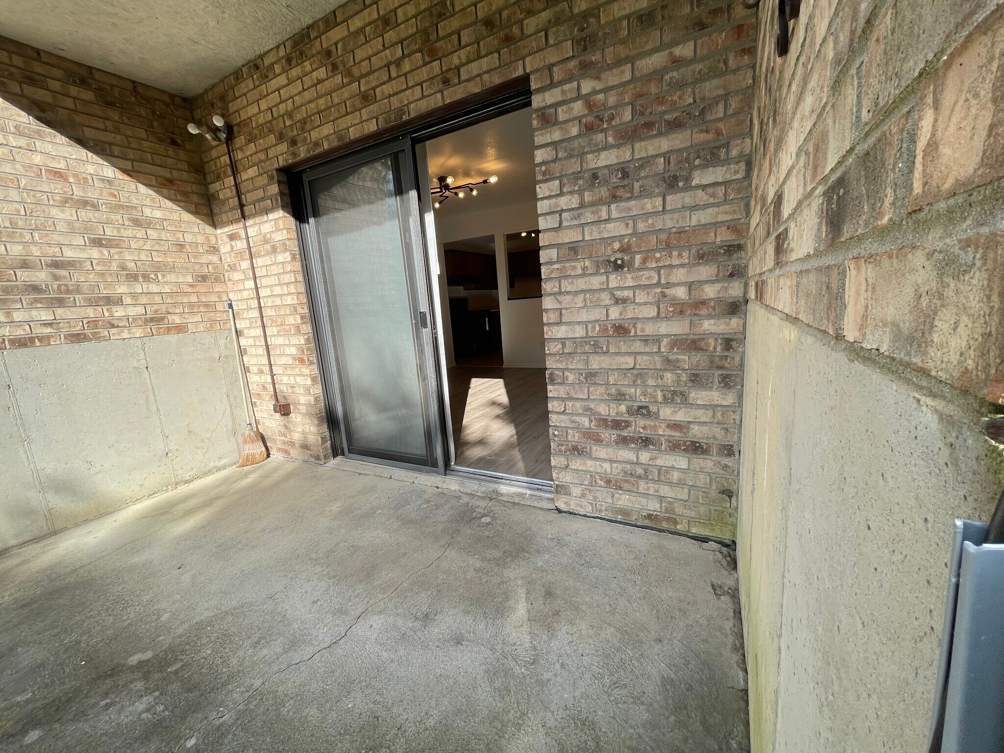 Patio - 7214 Creekview Dr