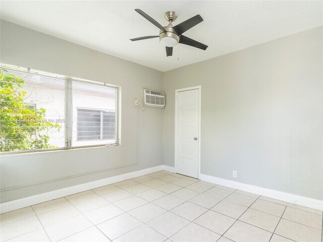 Building Photo - 7635 Dickens Ave