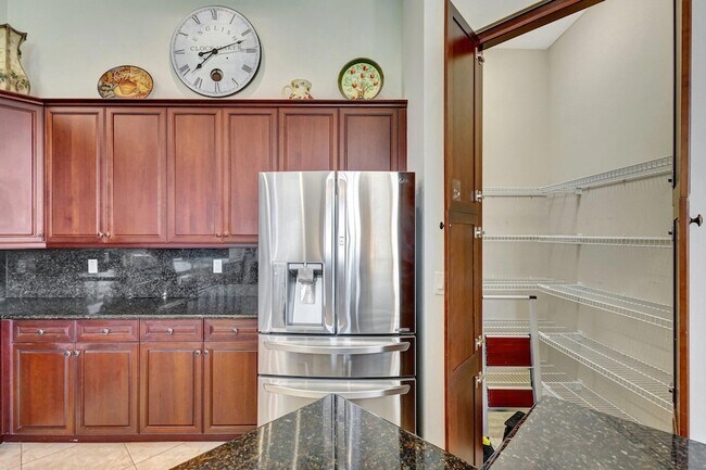 Building Photo - 9315 Via Classico W