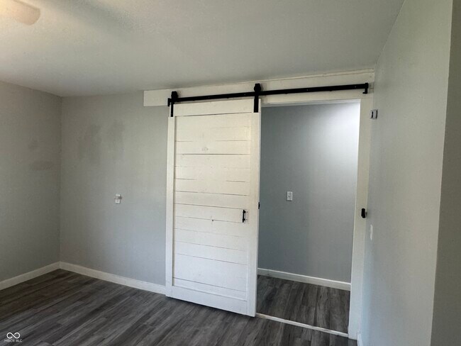 Building Photo - 308 S Range St