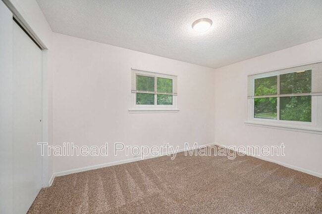 Building Photo - 6621 W 94th Terrace