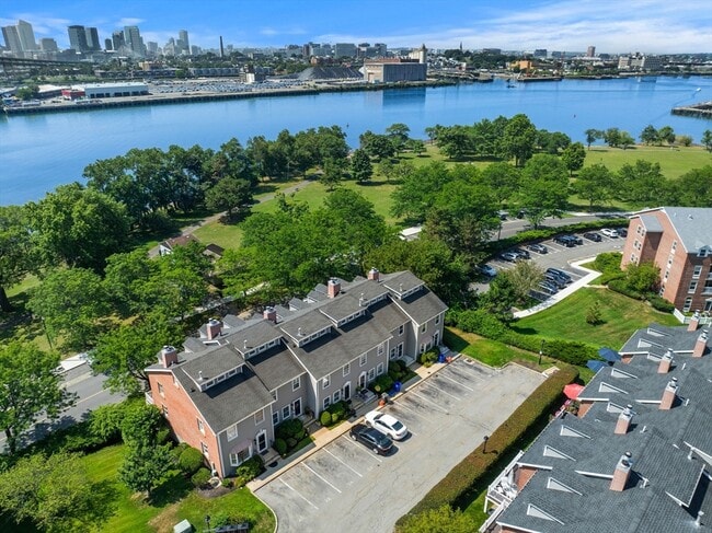 Building Photo - 30 Breakwater Cove