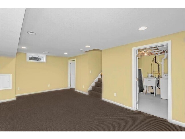 Building Photo - 709 Wayzata Blvd E
