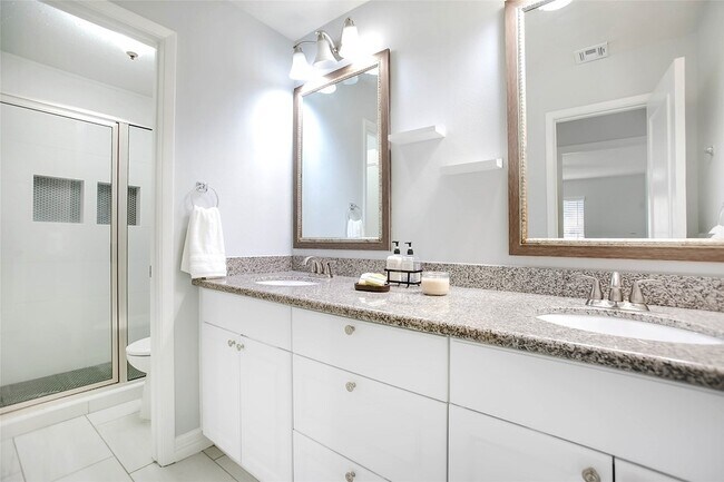 Building Photo - 56 E White Willow Cir