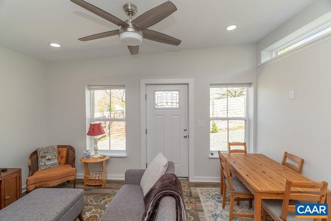 Building Photo - 1403 Burgess Ln