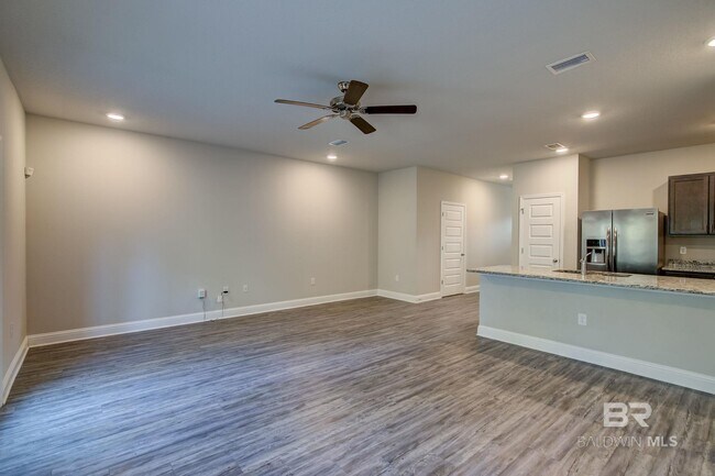 Building Photo - 6775 Spaniel Dr