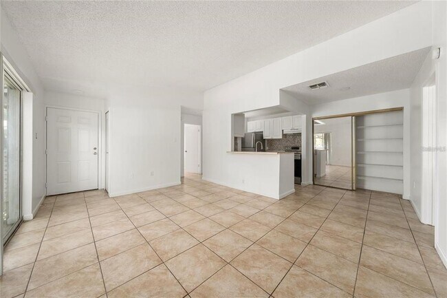 Building Photo - 3849 Bay Club Cir