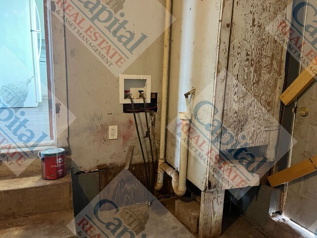 Building Photo - Charming 2 Bedroom w/ Move in Special