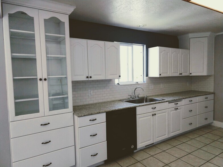 Building Photo - 14659 S 1690 W
