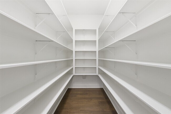 Building Photo - 15314 Viviente Dr