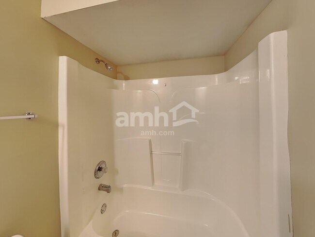 Building Photo - 26251 W Bayberry Ct