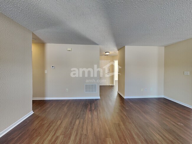 Building Photo - 8110 Red Barn Ct