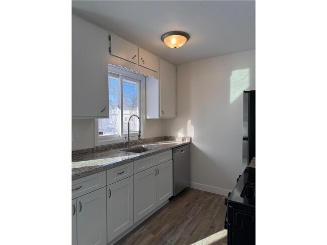 Building Photo - 16563 Fishing Ave