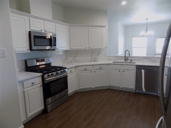 Building Photo - 1918 Appleton Dr