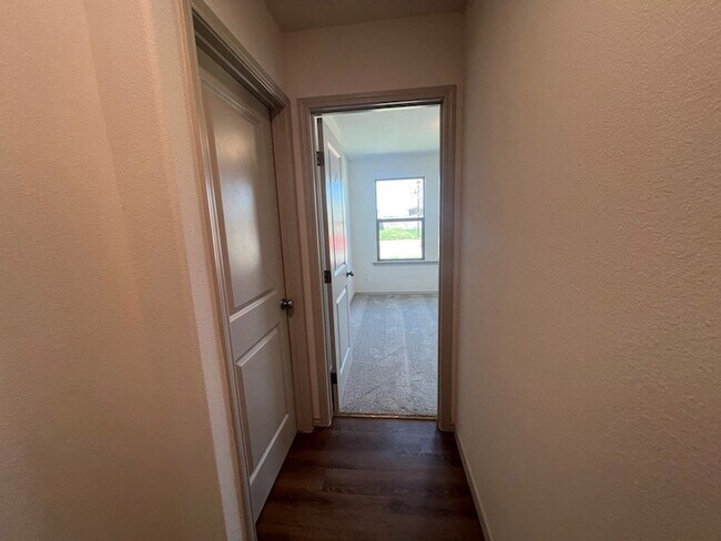 Building Photo - 2613 S County Rd