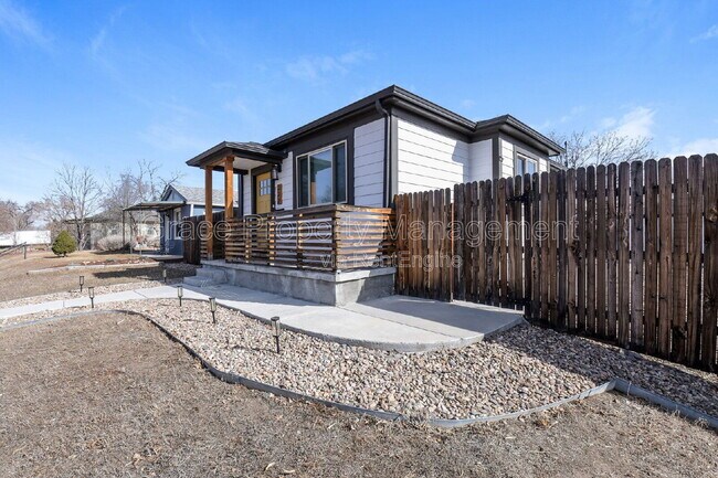 Building Photo - 322 N Raleigh St