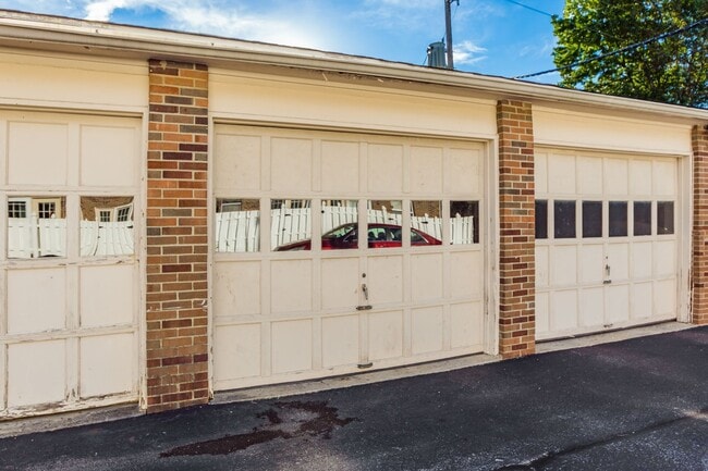 Building Photo - 4838 Dierker Rd