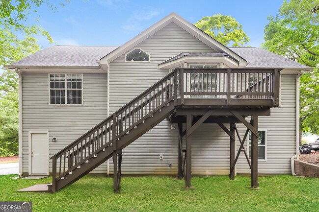 Building Photo - 136 Stoney Brook Way