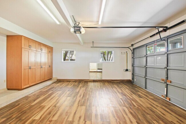 Building Photo - Gated community unfurnished home with spa & ocean views