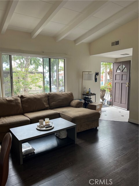 Building Photo - 3300 Seaview Ave