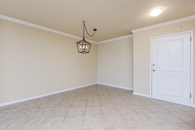 Building Photo - 1000 Spanish River Rd