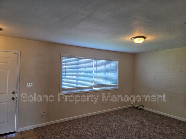 Building Photo - 232 Elwood St