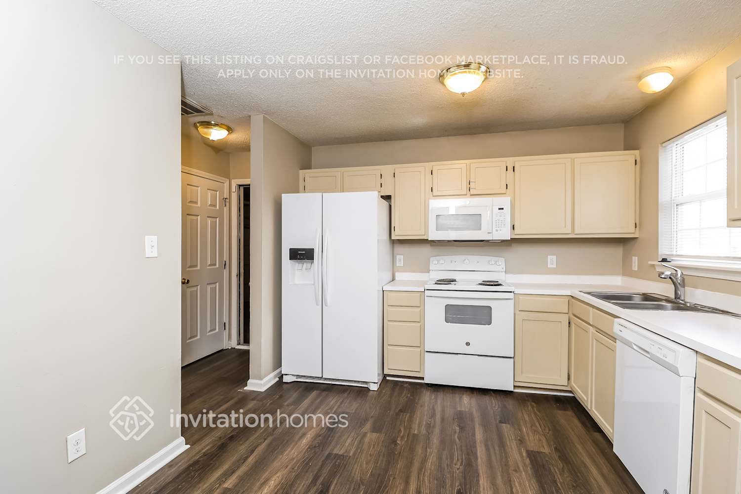 Building Photo - 8410 Blue Aster Ln