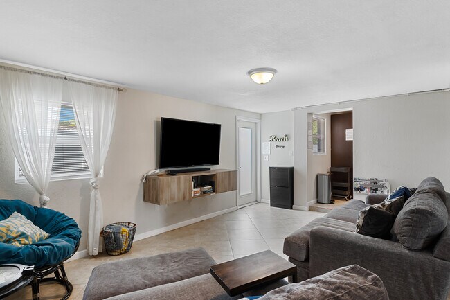 Living Room - 2012 SW 4th Ave